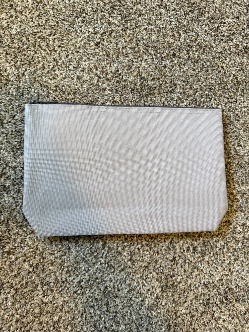 Thirty-One Medium Zipper Pouch